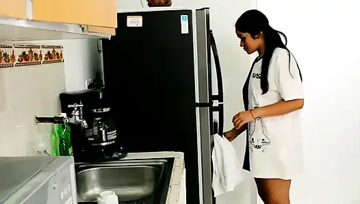 RAHAT ÜVEY OĞUL KALıN LATIN ORTA YAŞLı SEKSI KADıNı SIKIYOR