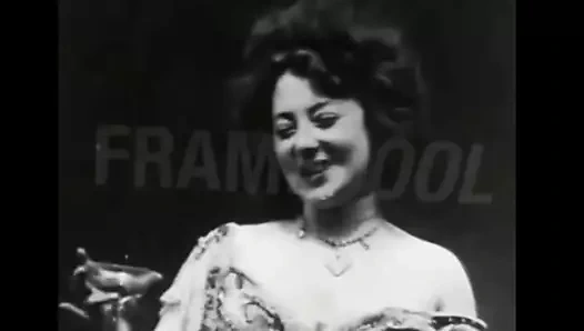Anna, edwardian milf (orta yaşlı kadin) tuttu