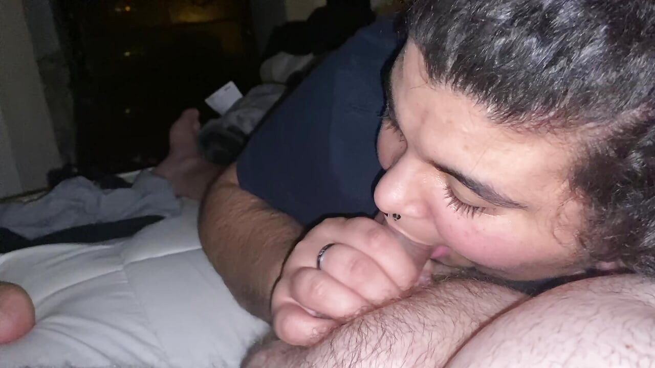 Sakso çekiyor
