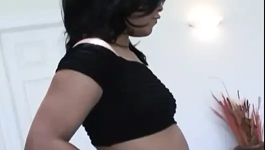 Siyah amcık büyük yarak emiyor