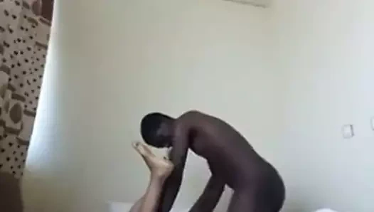 Etiyopyalı kız d olsun.