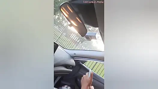 Star n ayakla mastürbasyon ile araba seansı ayak masajı!!