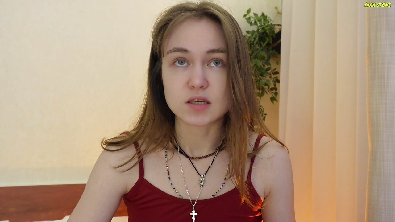 Keira Stone! Cinsel Eğitim'e hoş geldiniz. Sana seks öğreteceğim ve içini çıkaracağım.