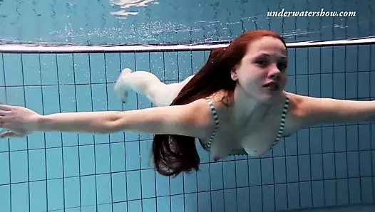 Salaka ribkina sualtı yüzme genç