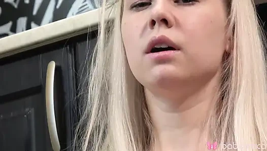 Yalnız hatun, mirai mutfakta mastürbasyon yapıyor, 4k'da.