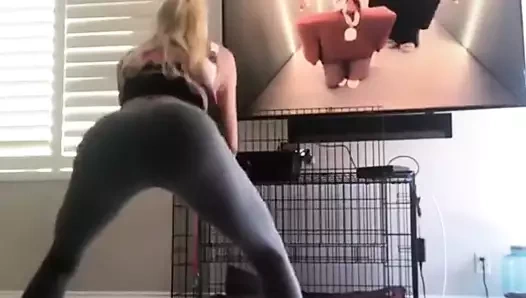 Nicolette shea ile güzel twerk