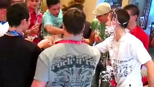 Ateşli genç adamlar çıplak. tam film.