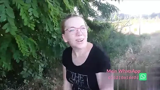 jugendliche Huren beim Pissen erwischt