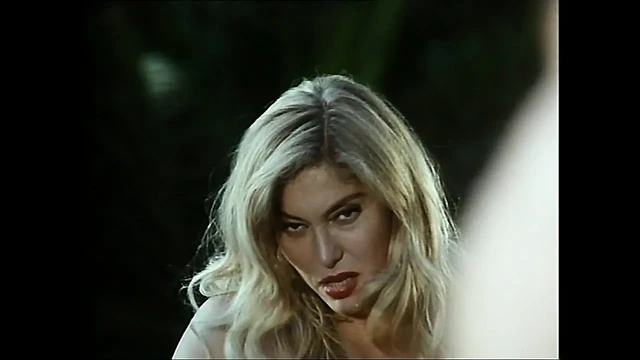 Знаменитые волосатые женщины 80-х