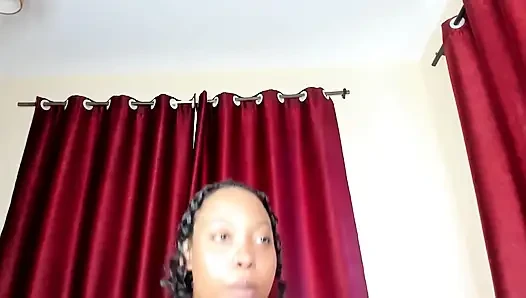 Evli orta yaşlı seksi kadın göt deliği kullanıldıktan sonra su sıçratmayı bırakmıyor