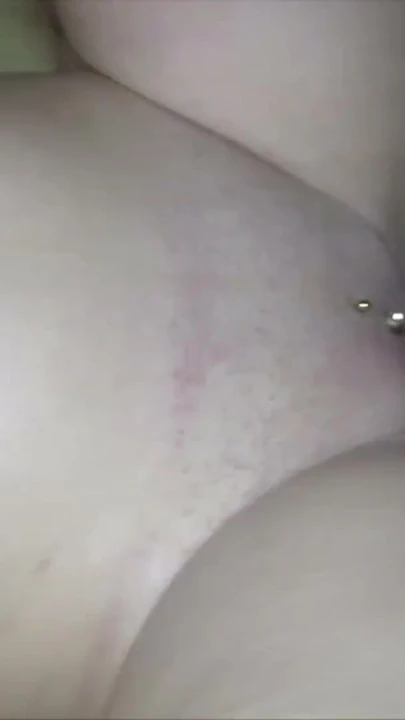 Эмоциональный момент из "Учитель удивил юную студентку и трахнул ее в классе"