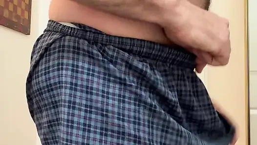 Boksörlerimin içine boşalıyor, doğal olarak özgür tarafından donanmada beyaz