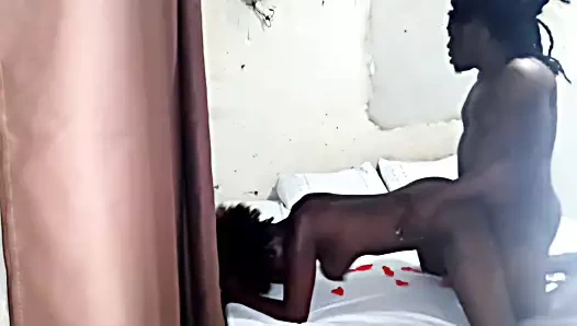 Artık dayanamıyorum çünkü orgazma ulaştım