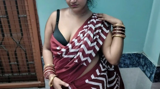 Yeni evli Hintli kadın kocasından memnun değil