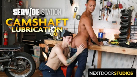 Nds - yaraklı sikiş tamircisi olarak ateşli tarafından sikiliyor