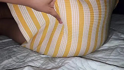 XXX Baldızımın elbisesini böyle çıkarıyorum, dev amcık