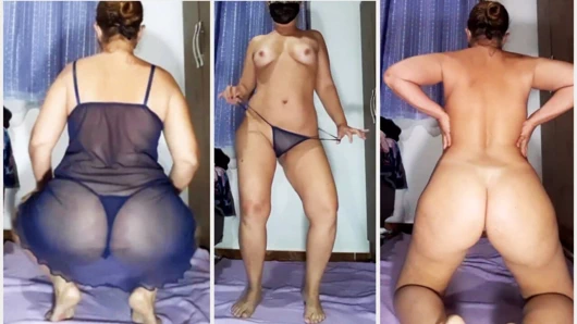 Striptiz, gecelik ve mavi külot