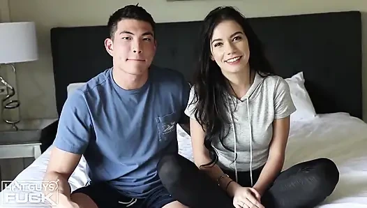 Asyalı pinoy delikanlı Sean Rachel Baddie'i sikiyor