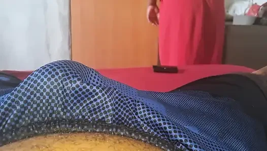 Buna inanamıyorum! Ateşli üvey annem büyük göt ve büyük memeli yarağım