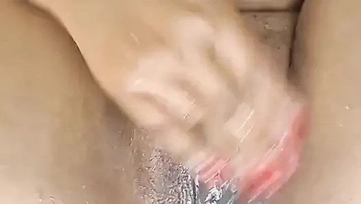 Havuç kullanarak fışkırıyor