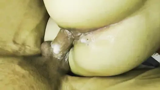 Evli kadın iç çekiyor, kocası iki kez boşalıyor