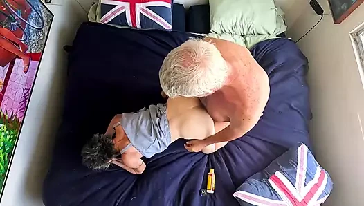 Ön tarafta snap düğmeli elbise