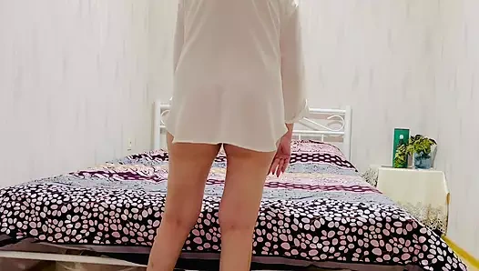 Karım tek başına kendini okşadı, ama ben çabucak onu içeri koydum ve hemen içine boşaldım.