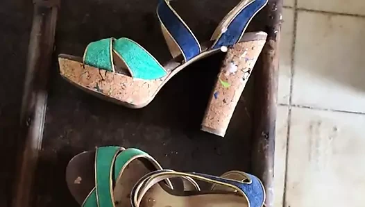 Cum üzerinde karısı sandalet