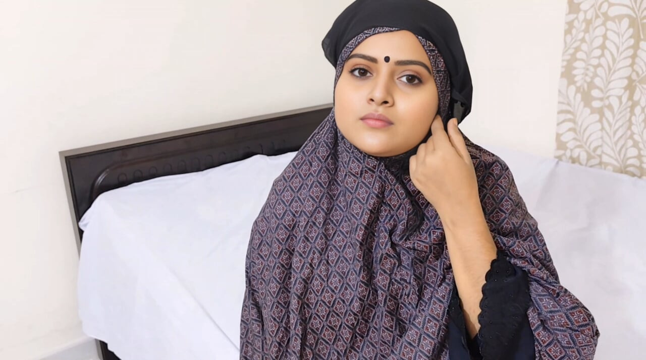 Hint bangla hijabi müslüman üvey-mamani doggy style sikilme videosu.