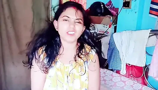 Üvey kız kardeşimi ilk kez sikiyorum. Amcığı çok sıkı ve güzel. Onu siktiğim için çok mutluyum