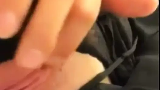 Sürtük orta yaşlı seksi kadın mastürbasyon yapıyor