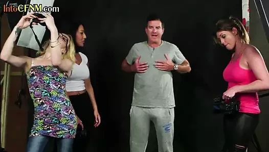 İngiliz cfnm metresleri photoshoot sırasında itaatkar bf emmek