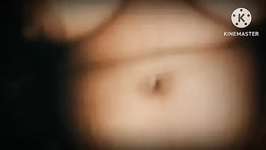 Baldız elleriyle susuzluğunu gideriyor