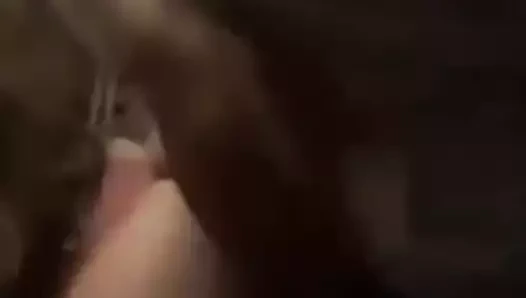 Prota katouraei kai meta tin gleifo.