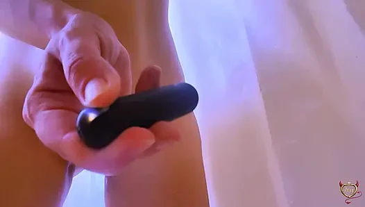 REM COSPLAY ReZero in the shower shaves her juicy pussy and plays with small pink dildo. SQUIRT ORGASM