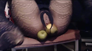 Götümü besliyorum