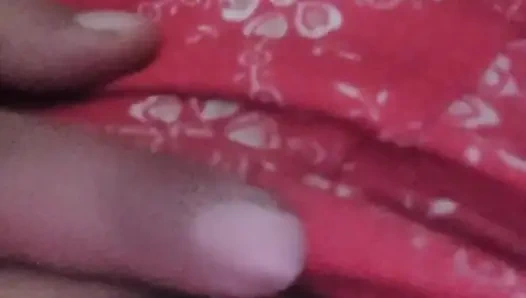 Bhabhi ji ke milky white boobs bhabhi ne blanket ke andar dudu ko dabaya