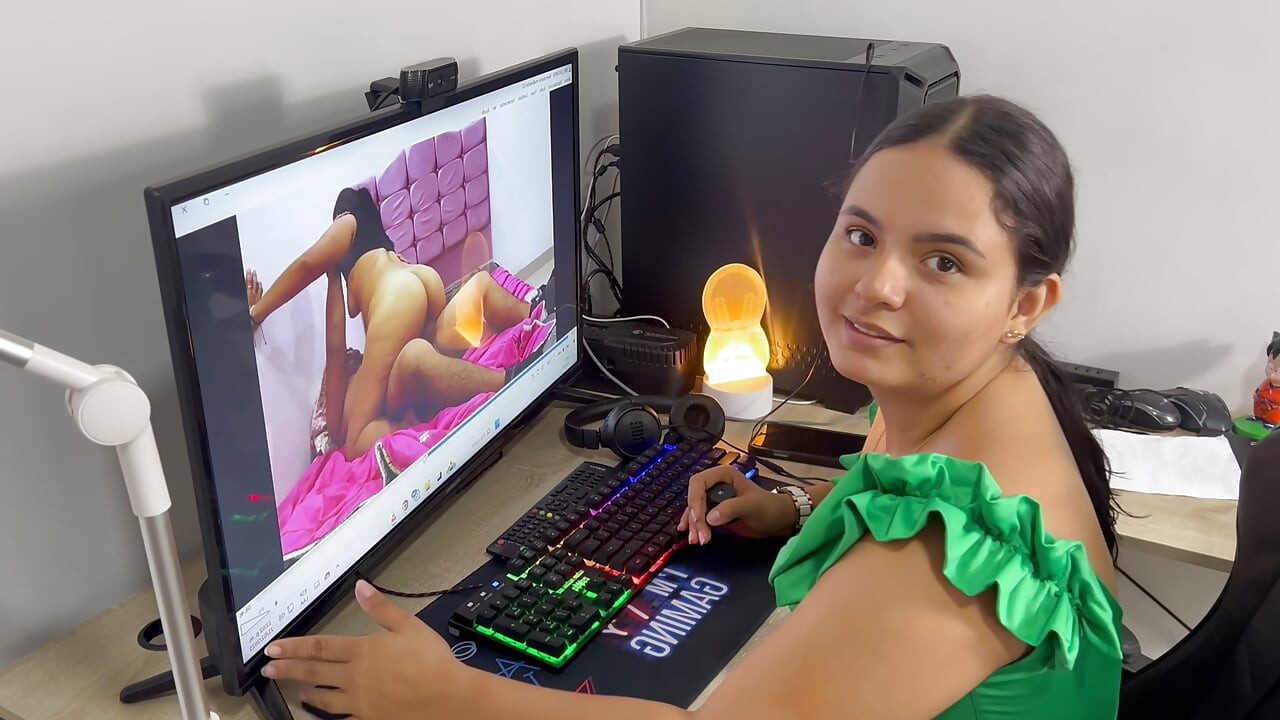 I FIND MY STEPSISTER VERY HOT WATCHING PORN YOU WEREN'T LIKE THAT !