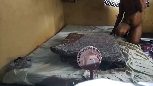 Bu siyah çiftin Livestream'da nasıl sikiştiğini bayıldım