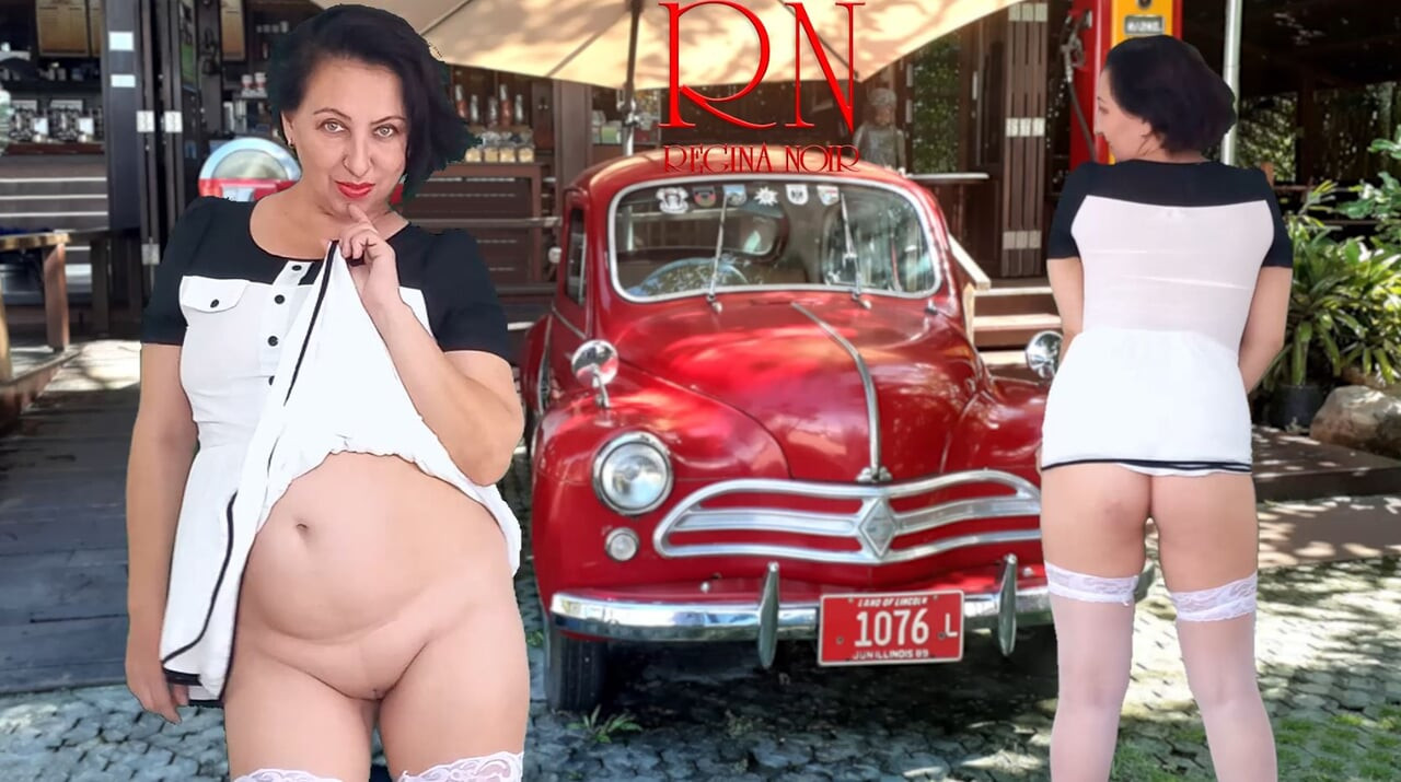 Çifte Regina Noir. Kısa elbiseli güzel bir bayan striptiz yapıyor. Amcık ve göt. Araba 1