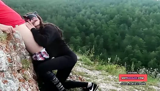 ITALIAN - 18YO RAGAZZA CAZZO E POMPINO - PUBBLICO