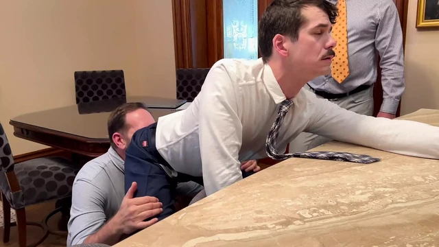 Взламывая младшего менеджера