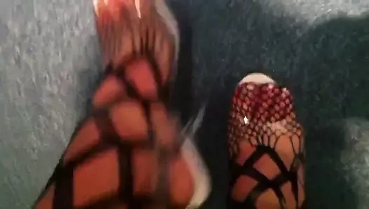 Zevk veren stilettolar ve catsuit