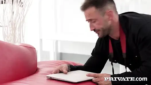 Model Miranda Miller fotoğrafçıyla sikişiyor