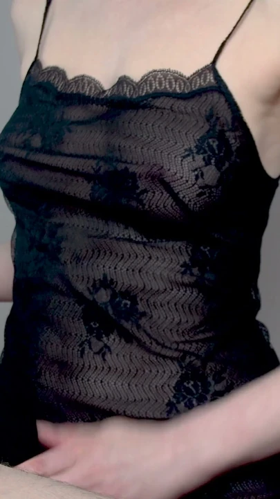 Mükemmel göğüslü seksi MILF'den büyük sik üzerine Fleshlight el işi | Bölüm 1
