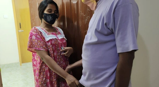 Ateşli üvey erkek sumi evde kimse yokken hızlı bir sikiş bekliyor desi üvey erkek kardeş sikişiyor xxx