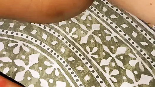 Hintli kız kardeşini evde yalnız görünce sikiyorum