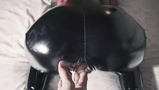 Boşalana kadar amımı parmaklıyor