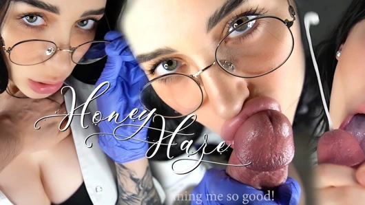 Doktor ziyareti oral sekse dönüşür. bal pus