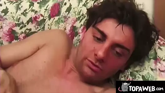 Eros cristaldi lara wolf için kıçını açar